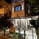 Denize 5 Dk Yuerueme Mesafesinde Kus-ar Sitesi Feriehus Kusadası
