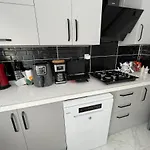 Denize 5 Dk Yuerueme Mesafesinde Kus-ar Sitesi * Kusadası
