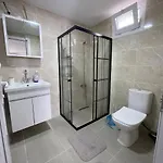 Denize 5 Dk Yuerueme Mesafesinde Kus-ar Sitesi Kusadası