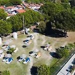 Denize 5 Dk Yuerueme Mesafesinde Kus-ar Sitesi Feriehus