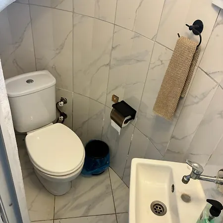 Denize 5 Dk Yuerueme Mesafesinde Kus-ar Sitesi * Kusadasi