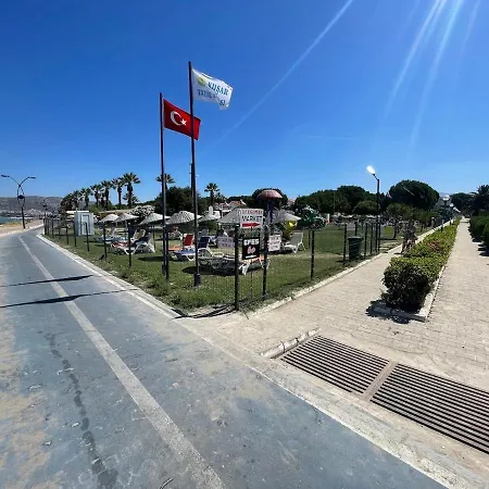 Denize 5 Dk Yuerueme Mesafesinde Kus-ar Sitesi Kusadasi