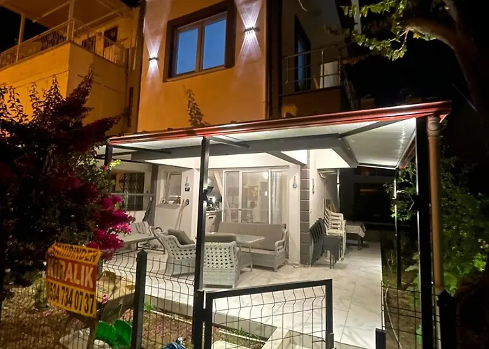 بيت للعطل Denize 5 Dk Yuerueme Mesafesinde Kus-ar Sitesi كوشاداسيه