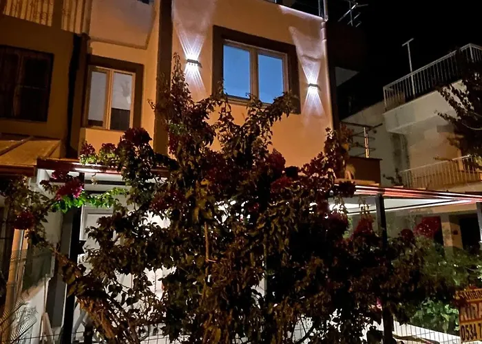 Denize 5 Dk Yuerueme Mesafesinde Kus-ar Sitesi بيت للعطل كوشاداسيه