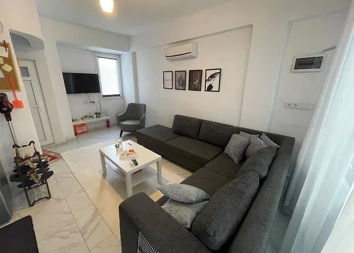 Denize 5 Dk Yuerueme Mesafesinde Kus-ar Sitesi * كوشاداسيه