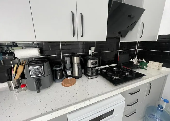 Denize 5 Dk Yuerueme Mesafesinde Kus-ar Sitesi بيت للعطل كوشاداسيه