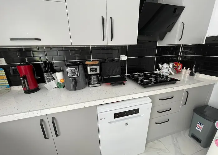 Denize 5 Dk Yuerueme Mesafesinde Kus-ar Sitesi * كوشاداسيه