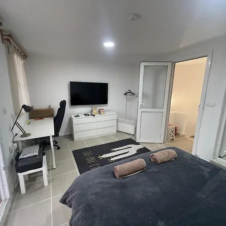 Denize 5 Dk Yuerueme Mesafesinde Kus-ar Sitesi *