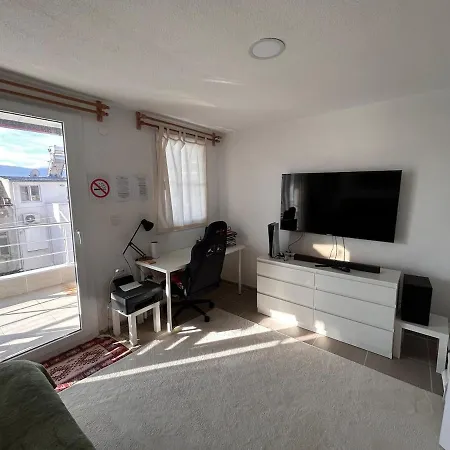 Denize 5 Dk Yuerueme Mesafesinde Kus-ar Sitesi 度假居 库萨达斯