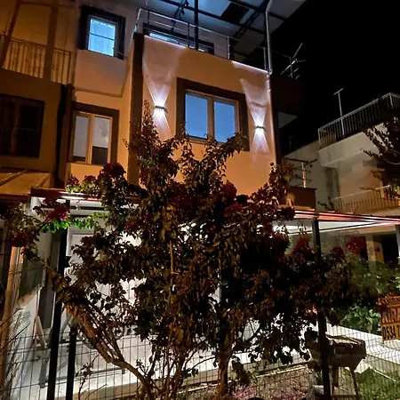 Denize 5 Dk Yuerueme Mesafesinde Kus-ar Sitesi Ferienhaus Kusadası