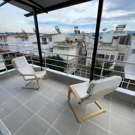 Denize 5 Dk Yuerueme Mesafesinde Kus-ar Sitesi 度假居