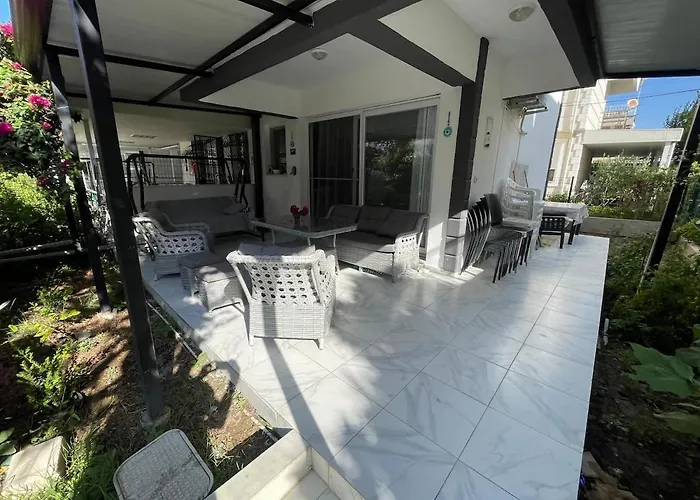 Denize 5 Dk Yuerueme Mesafesinde Kus-ar Sitesi 库萨达斯