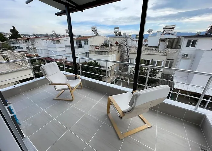 Denize 5 Dk Yuerueme Mesafesinde Kus-ar Sitesi 度假居