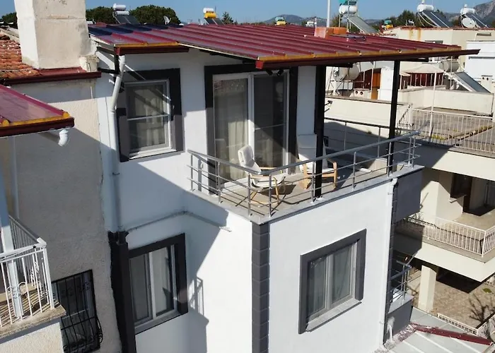 Denize 5 Dk Yuerueme Mesafesinde Kus-ar Sitesi 度假居