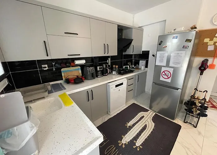 Denize 5 Dk Yuerueme Mesafesinde Kus-ar Sitesi *