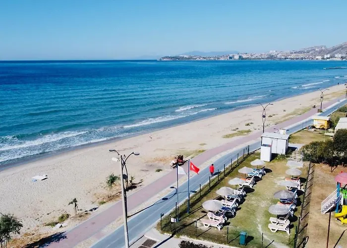 Denize 5 Dk Yuerueme Mesafesinde Kus-ar Sitesi 度假居